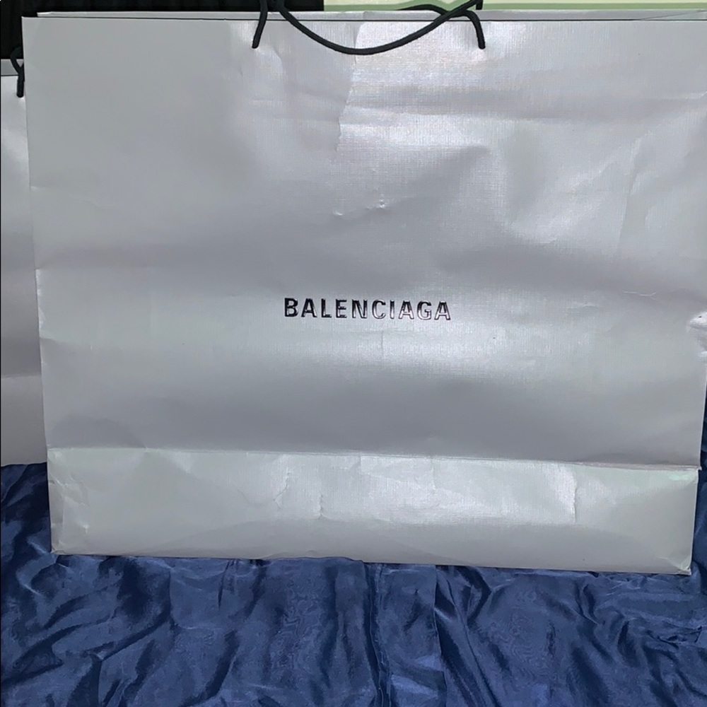 Authentic shopping bag